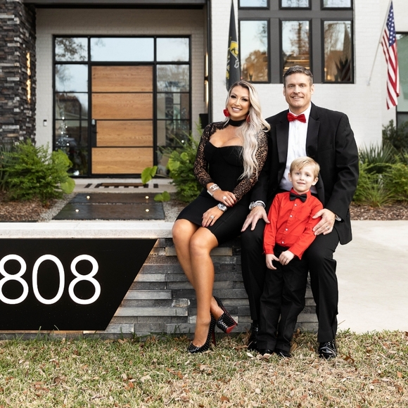 Meet your Posher, Jess - Picture 3 of 16